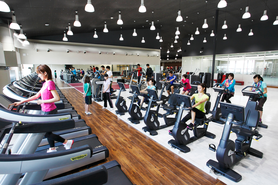 マシンエリア 南千里スポーツクラブ 吹田市のフィットネスクラブ スポーツジム